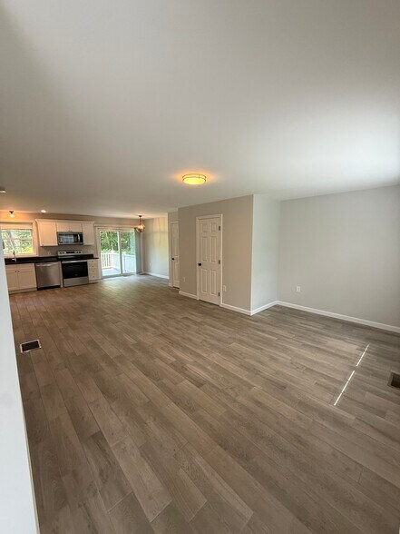 Building Photo - 86 Reservoir Dr