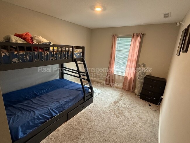 Building Photo - 8754 Laurelton Pl