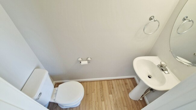 Building Photo - 3 Bed / 2-1/2 Bath Single Family Home w/1-Car garage