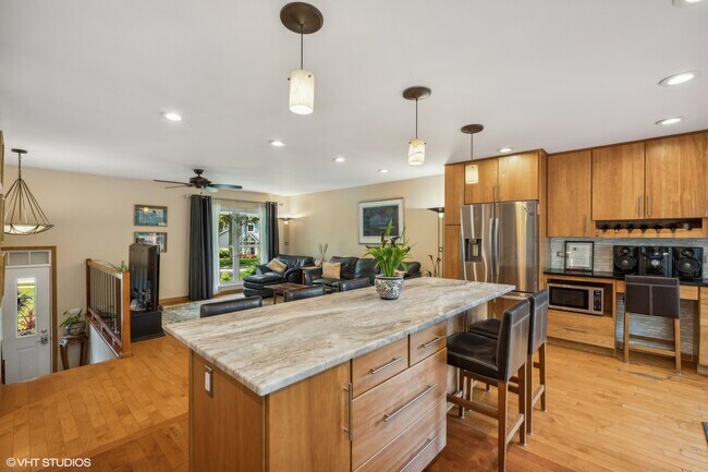 Building Photo - 1475 Deerfield Pl