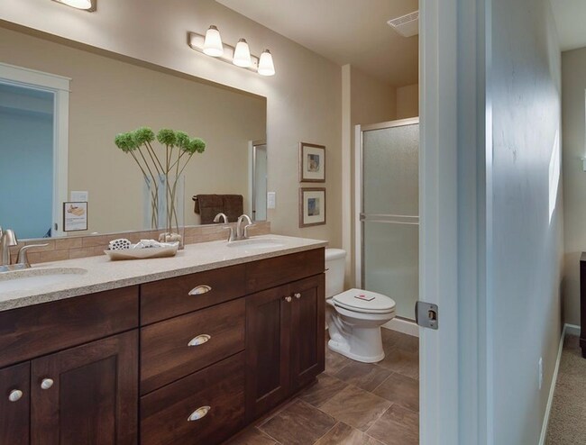 Building Photo - Stunning 3 Bed Home - Fenced Yard, Community Amenities & Pool!