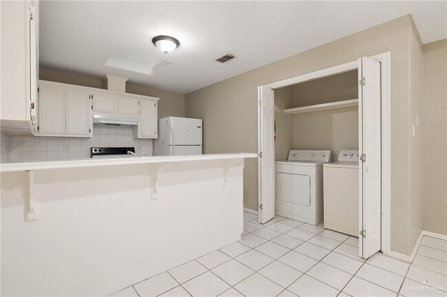 Building Photo - 2307 Kimberly Ln
