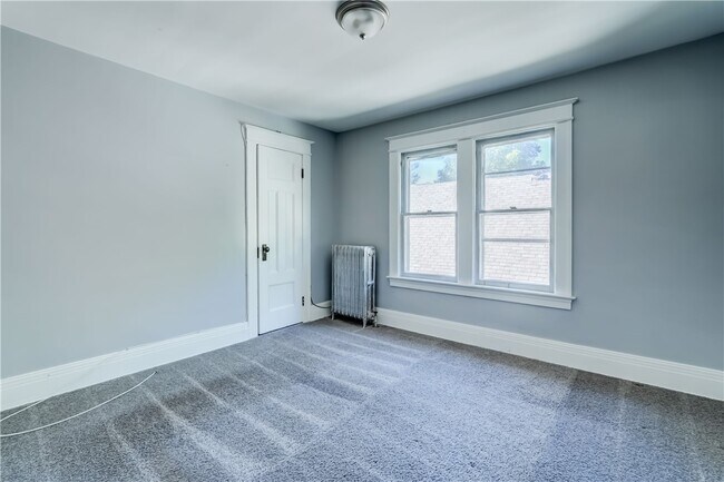 Building Photo - 590 Garson Ave