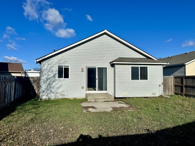 Building Photo - 10113 W Barberry Ave