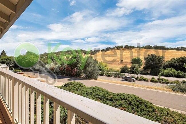 Building Photo - 3556 Mesa Verdes Dr