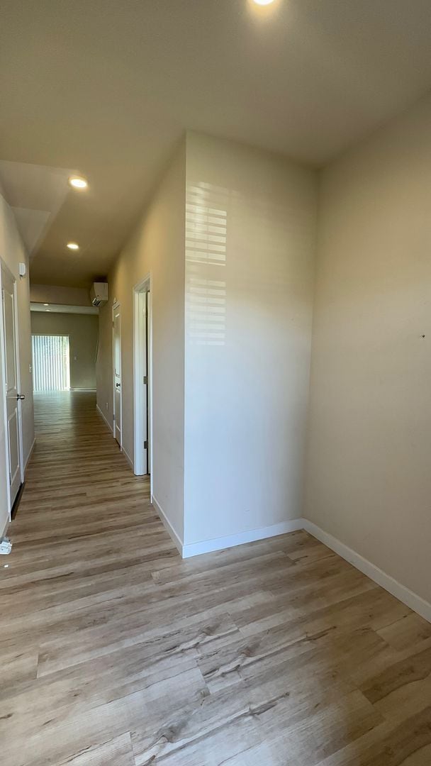 Building Photo - Newer Sherwood 3bd, 2.5ba Townhouse. Has A...