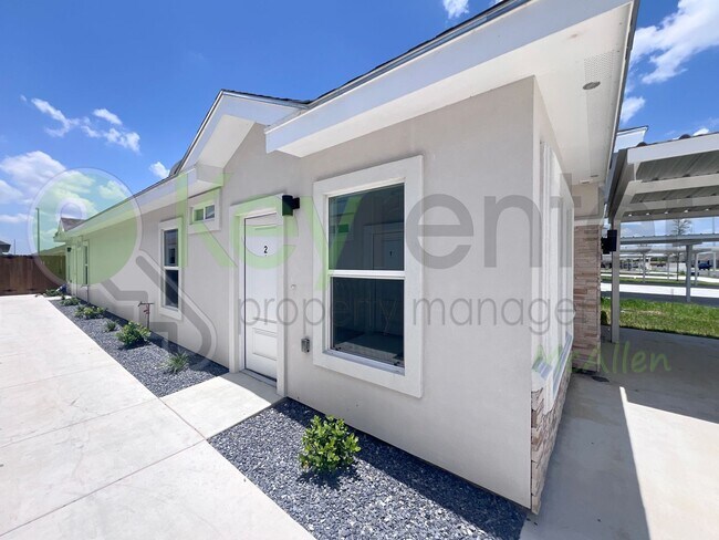 Building Photo - 913 N Woodson Ave