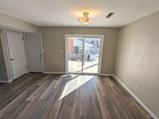 Building Photo - 709 Ganim Dr