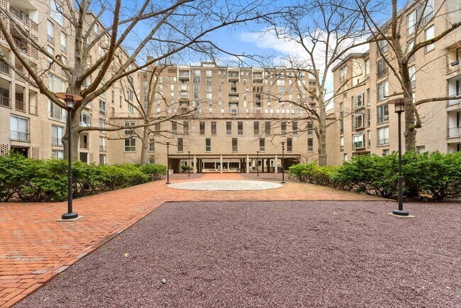 Building Photo - 44 Washington St