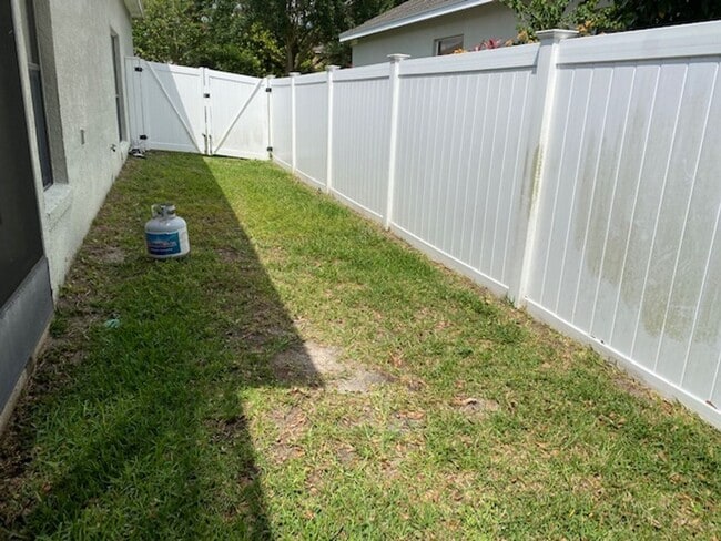 Building Photo - Dr Phillips area 3 bedroom 2.5  Bath Home With Bonus room