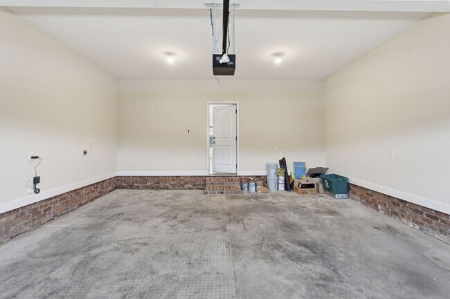 Building Photo - Now available, freshly painted with a community pool!