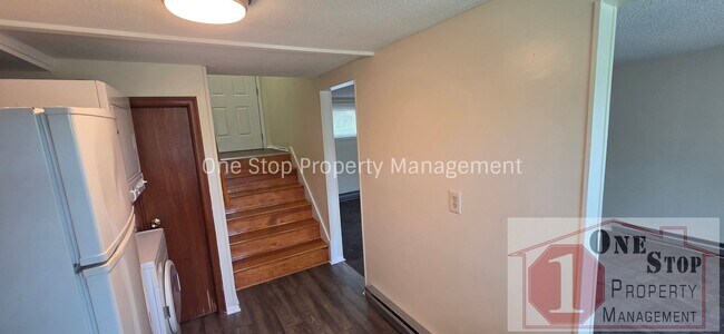 Building Photo - 5020 NW High Dr Terrace