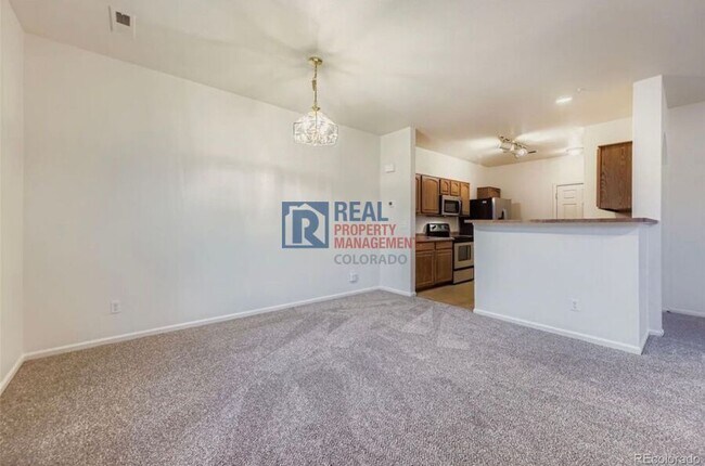 Building Photo - 12740 Jasmine St