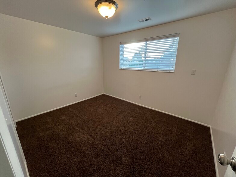 Bedroom - 344 S 150 W