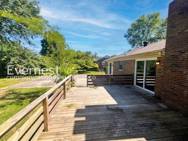 Building Photo - 4 Bed, 2.5 Bath Home with Fenced Yard / Pet-Friendly / Coming Soon!