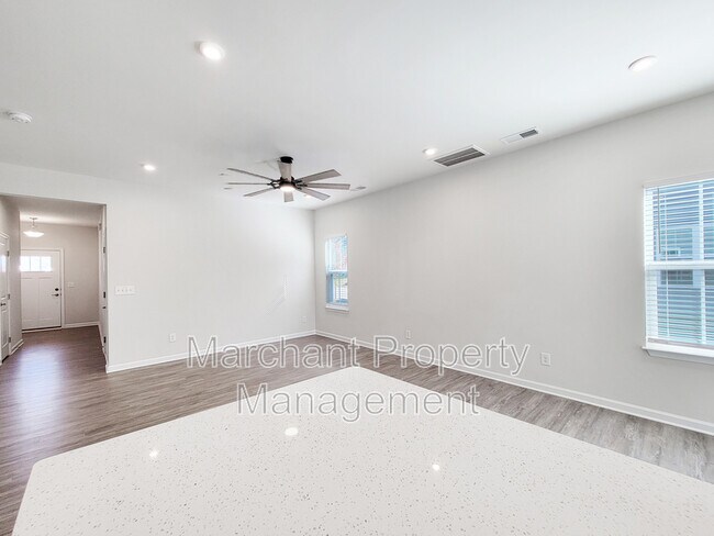 Building Photo - 111 Marthawood Ln