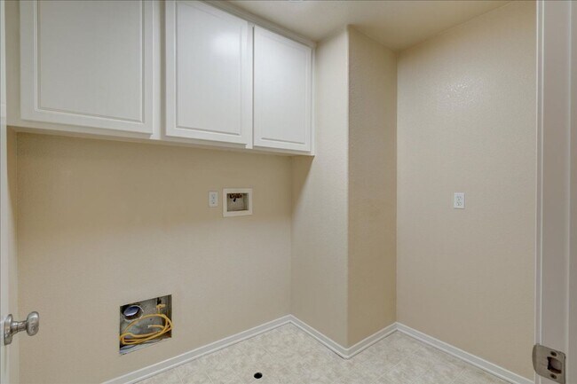 Building Photo - Luxury Arrowood Home for Rent – Available July 6th