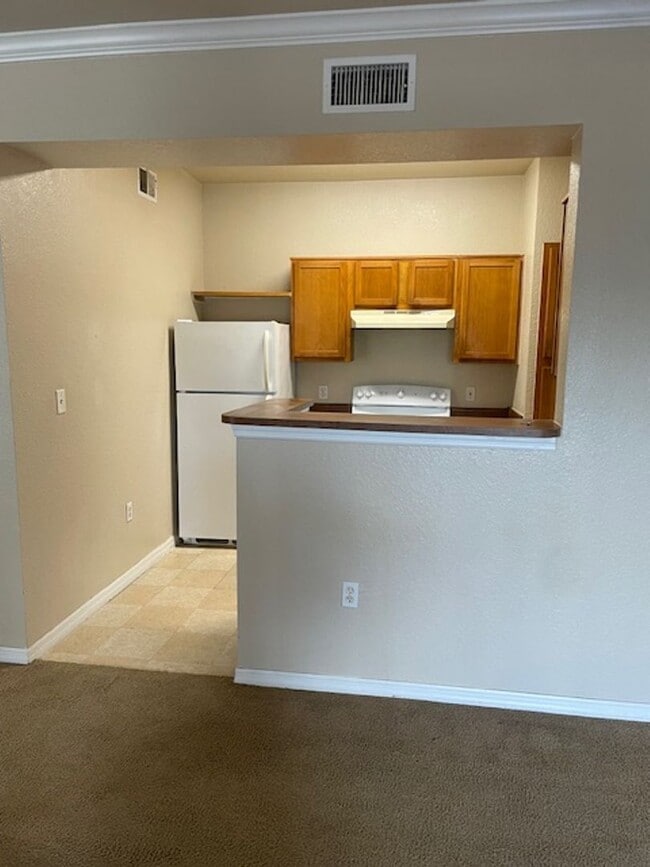 Building Photo - The Greens - 4221