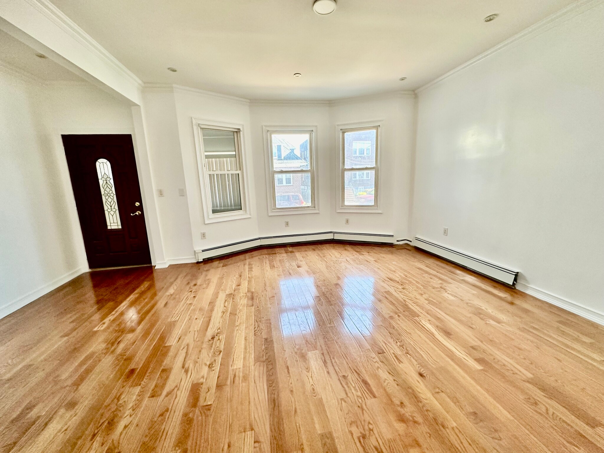 Living room - 432 N 12th St