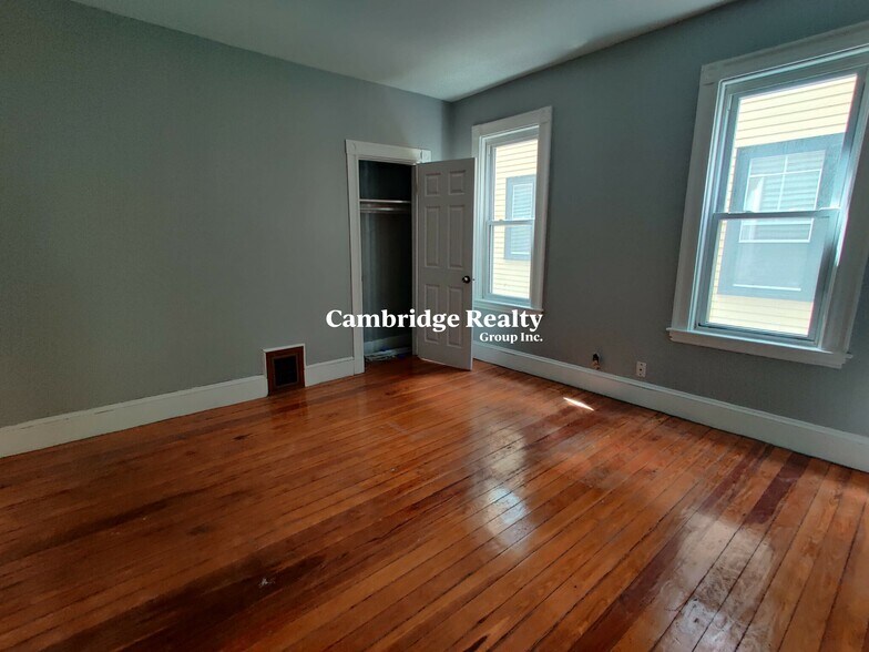 Primary Photo - 20 Madison St