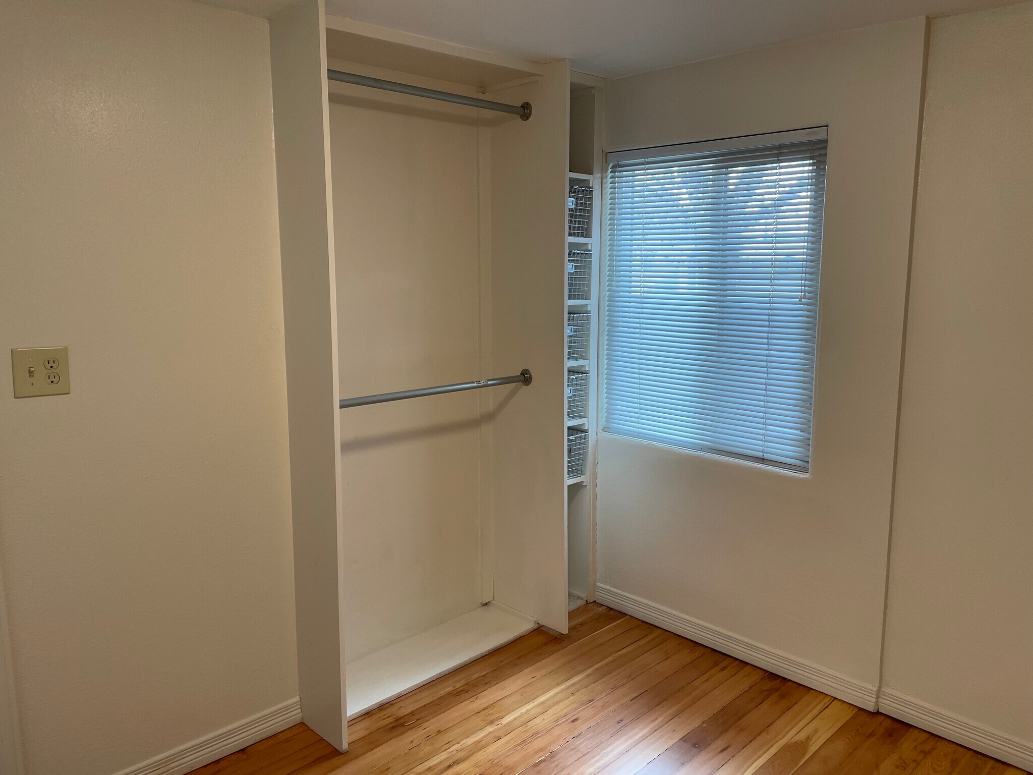 Built in Closet - 624 Knox Ct