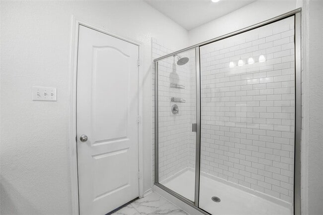 Building Photo - 517 Lady Swiss Ln