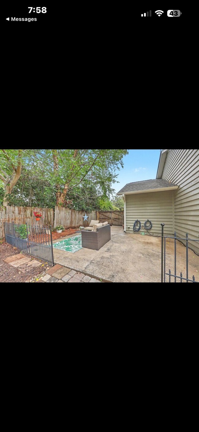 Building Photo - 1453 Cypress Ct