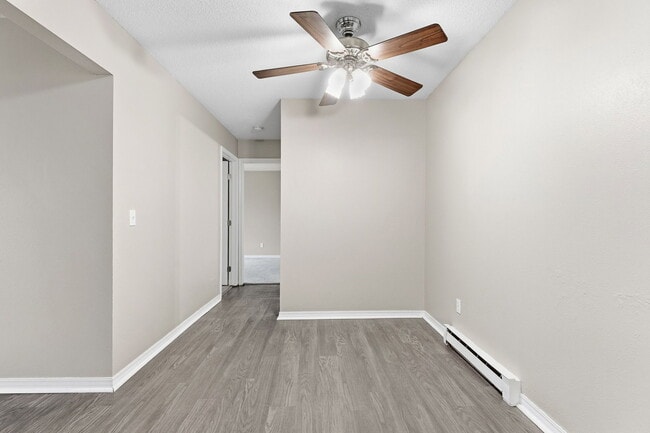 Building Photo - 5943 Walnut Cir Dr