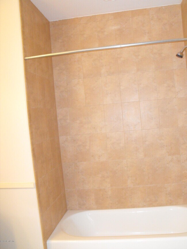 Building Photo - 1661 Riverside Ave