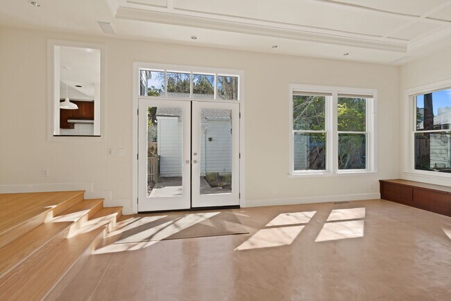 Building Photo - 8161 Ragle Pl