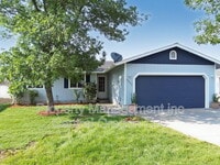 Building Photo - 2827 SW Pumice Ave