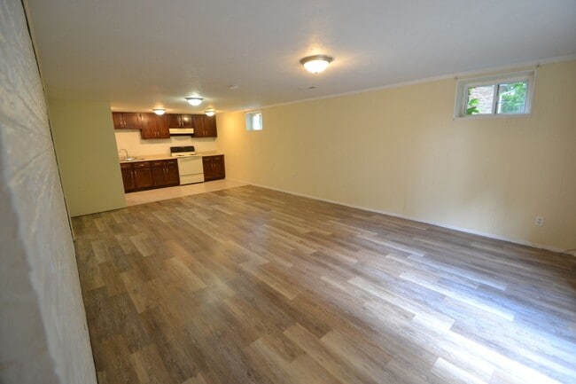 Building Photo - 35 Wesleyan Ct