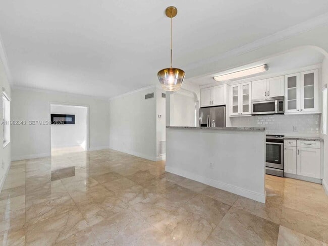 Building Photo - Southwest 47th Street, Miami, FL 33155 - 3 BR 1 BA single-family home