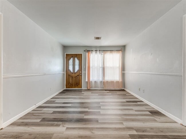 Building Photo - 125 Beard Dr