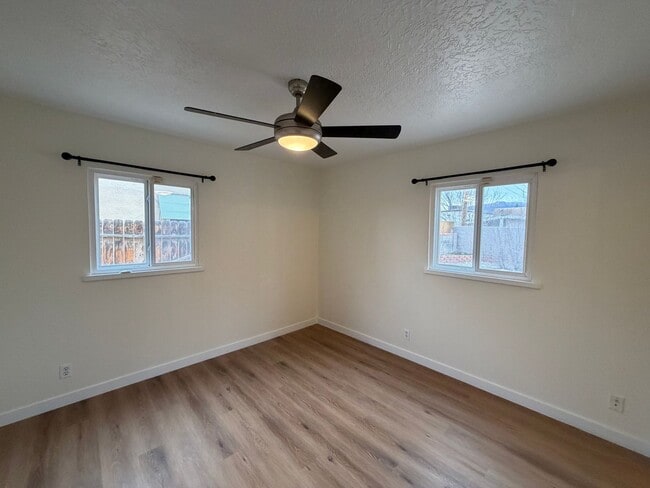 Building Photo - 3 Bedroom Single Story Home Available Near Constitution Ave NE & San Pedro Dr NE!