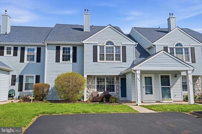 Building Photo - 496 Revere Dr