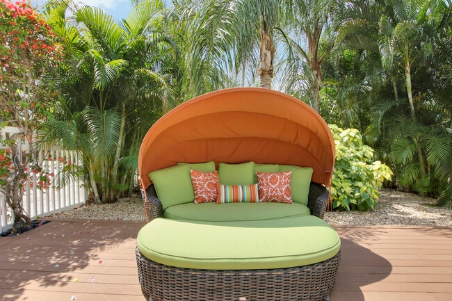 Building Photo - 136 Florence Dr