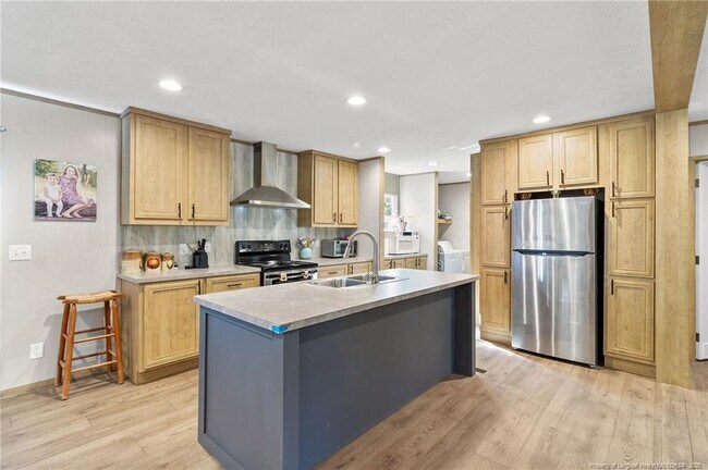 Building Photo - 7096 Monarch Dr