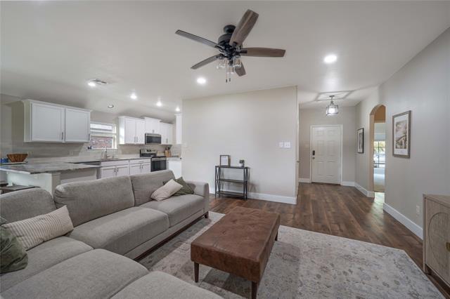 Building Photo - 913 Hawthorne Rd