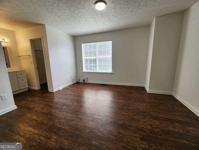Building Photo - 5960 Batson Ct