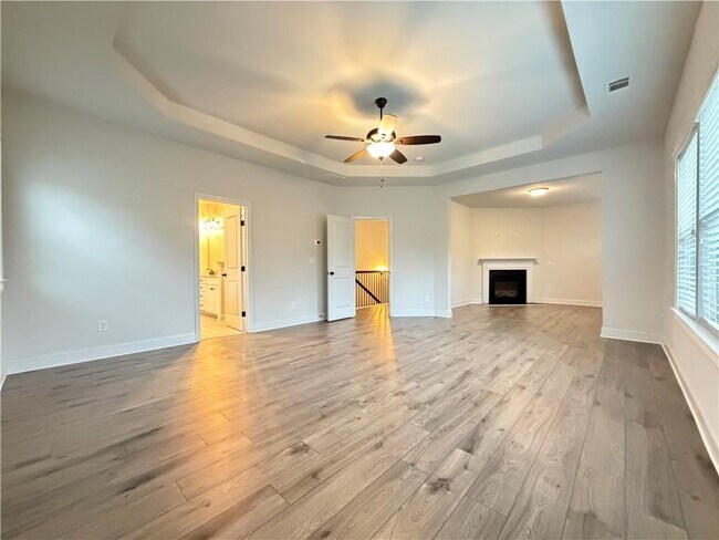 Building Photo - 1545 Dahlia Dr