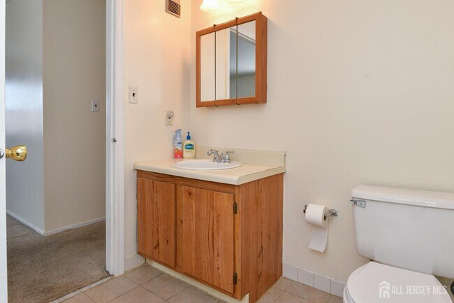 Building Photo - 290 Alpine Way