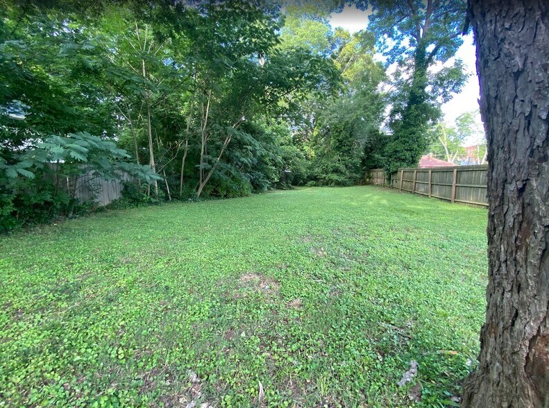 Building Photo - 3026 Church St