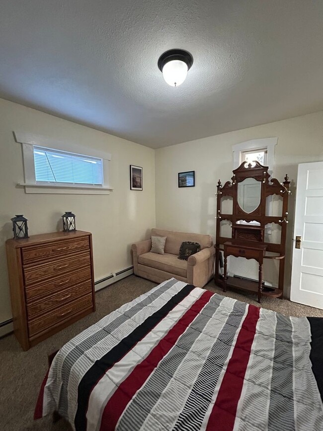 Building Photo - 410 N Washington St