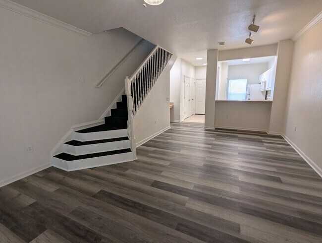 Building Photo - 4833 NW 46th Pl