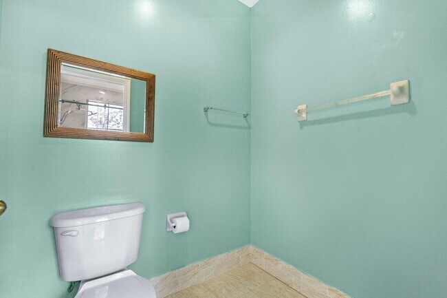 Building Photo - 2280 Shoma Dr