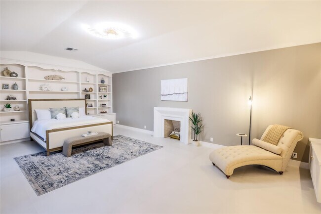 Building Photo - 3127 Sherwood Blvd