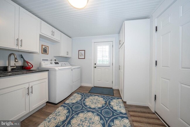 Building Photo - 533 Monument Ave