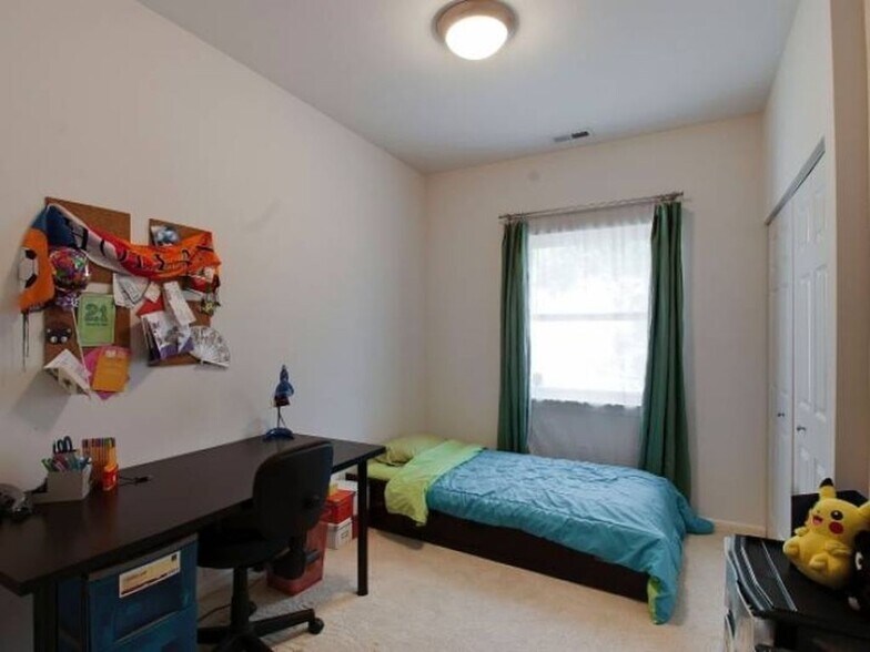 Building Photo - 1451 S Halsted St