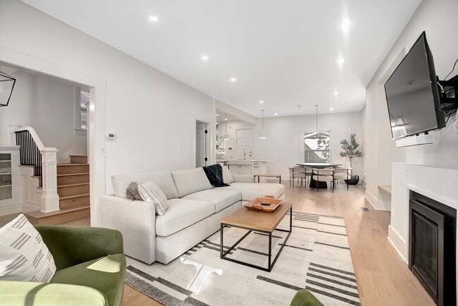 Building Photo - Beautifully Updated Home for Rent | Classic Charm with Modern Upgrades